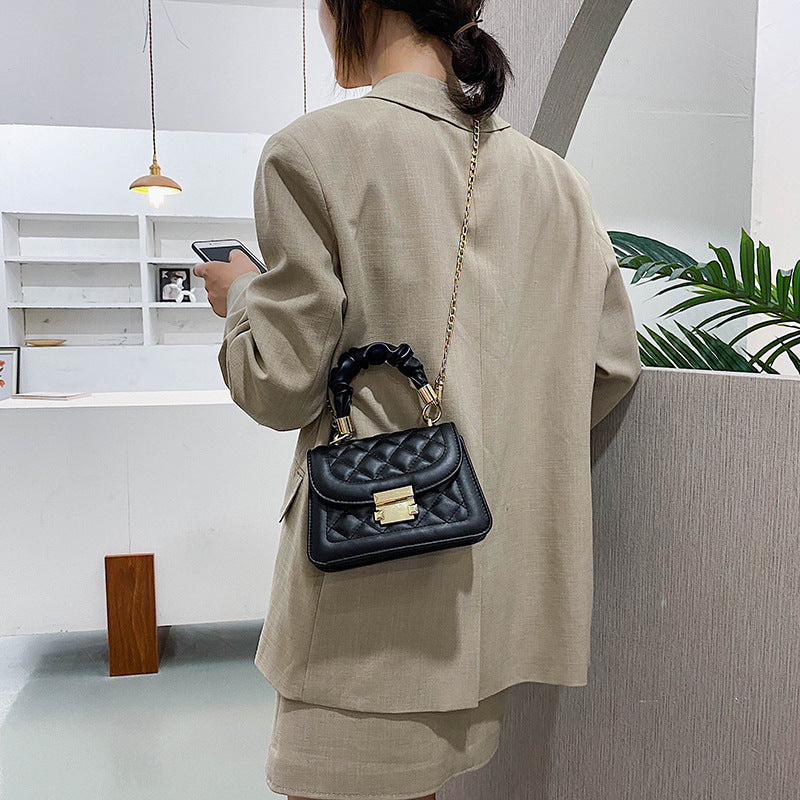 Chain crossbody bag