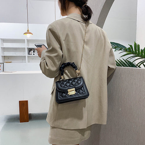 Chain crossbody bag