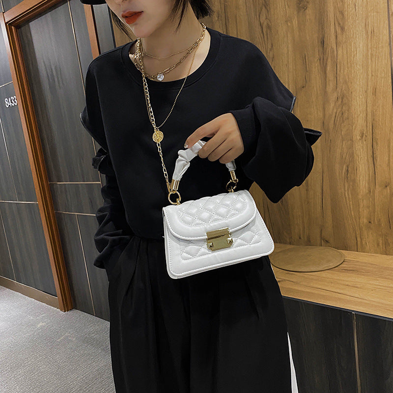 Chain crossbody bag